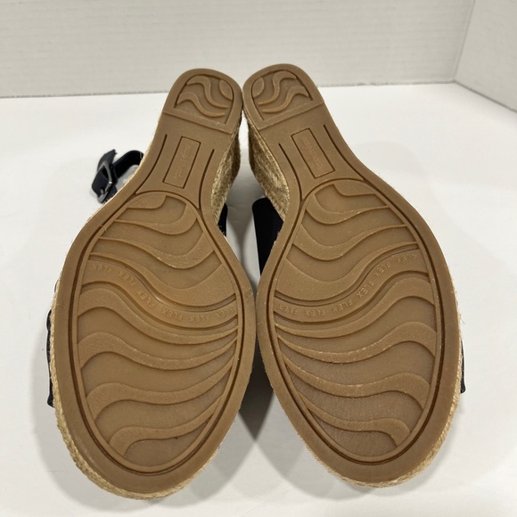 Easy Street Womens Maureen Wedge Sandals. Size: 9.5. Color: Navy‎ - Picture 5 of 7